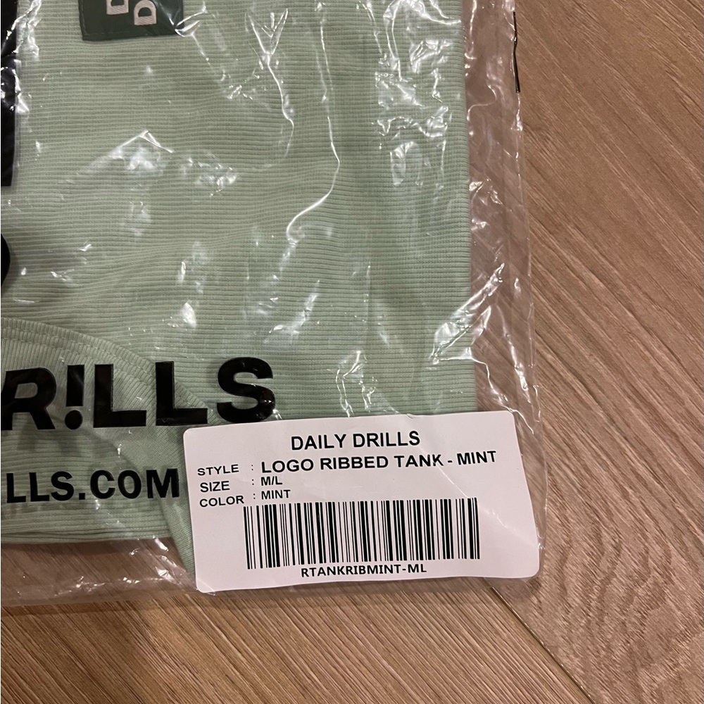 Daily Drills Ribbed Tank - Picture 2 of 3